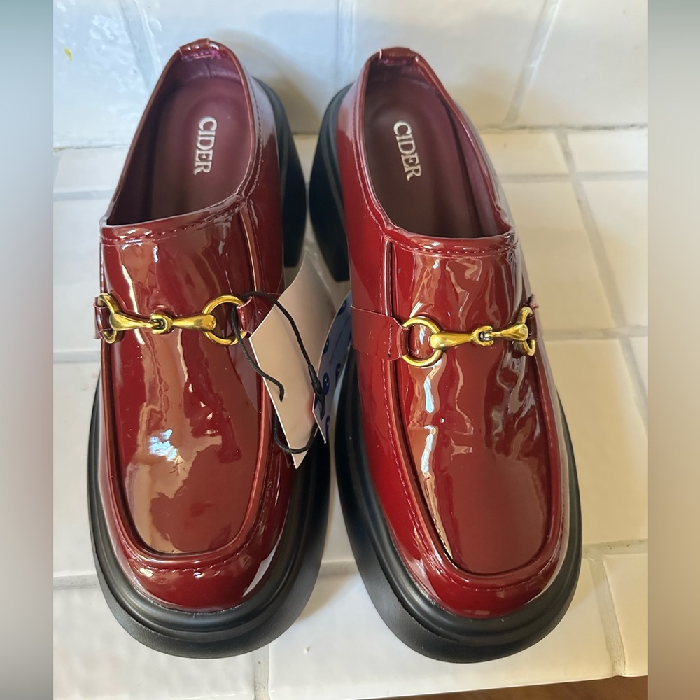 Nwt! Red wine patent mule platform gold horsebit buckle loafers women's sz 10